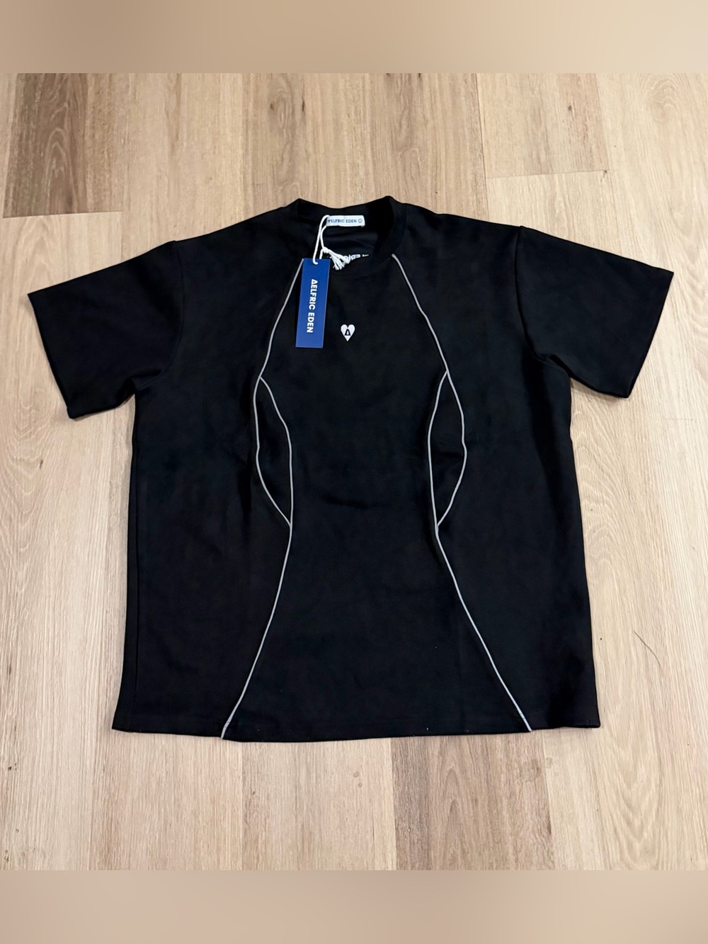 Aelfric Eden Oversized Black Tee White Piping Heart Logo Men’s size Large NWT